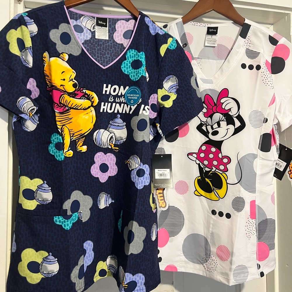 2 Disney Scrub Tops Minnie and Pooh Size Small